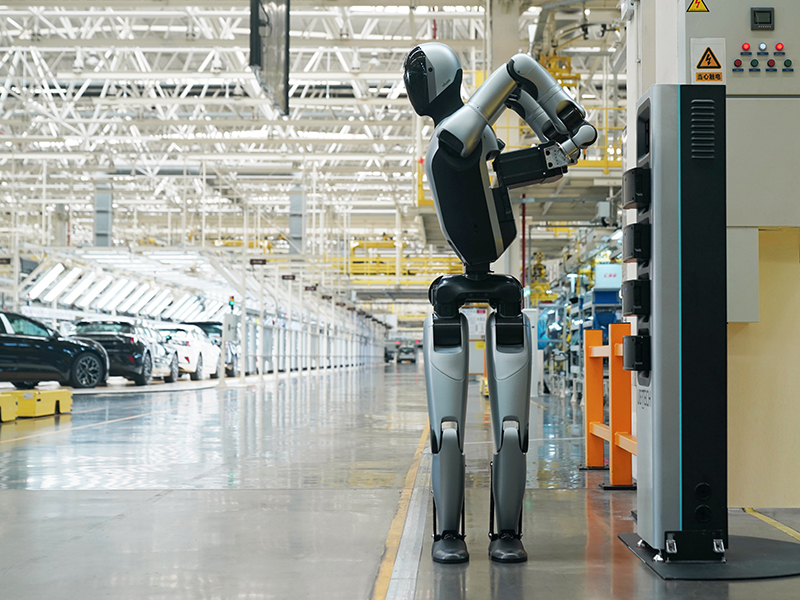 UBTECH New-Generation Industrial Humanoid Robot Walker S2