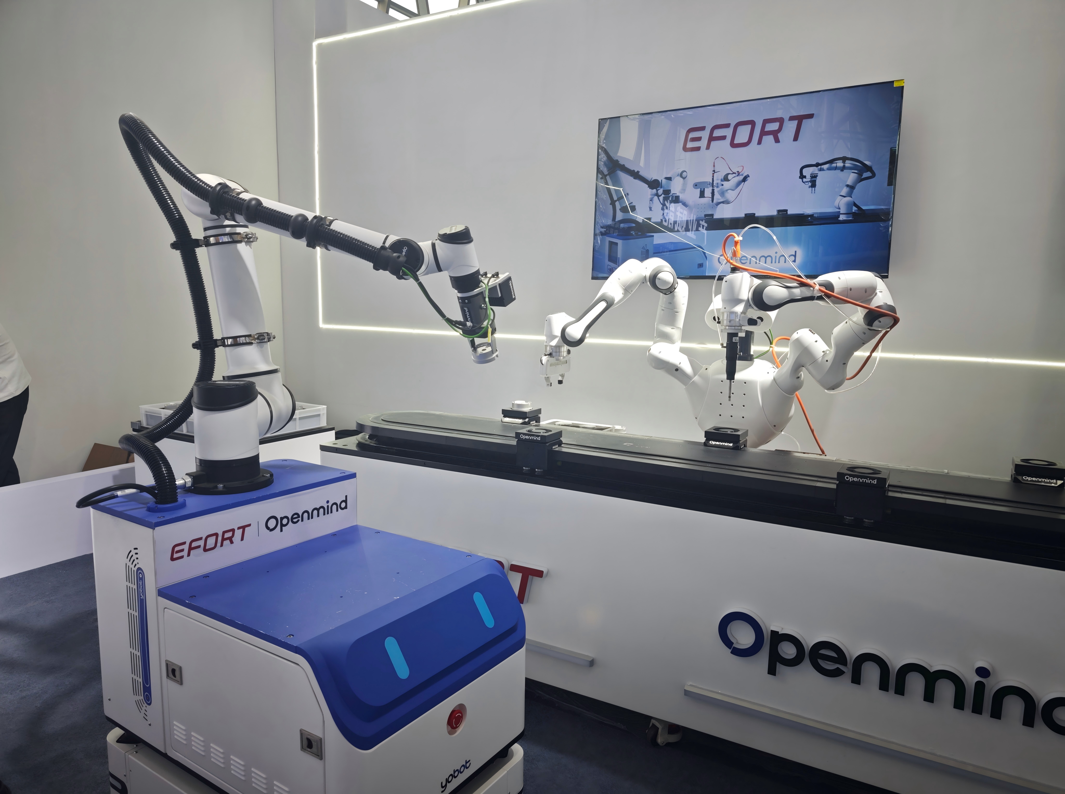 Qizhi Next-Generation Composite Robot