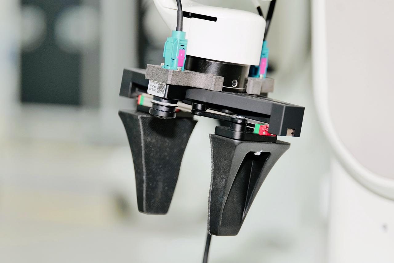 Maker H01 (General Humanoid Robot Body)